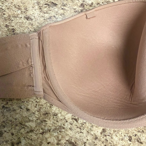 Gently worn Tan Victoria Secret half bra size 38DDD - Picture 5 of 5